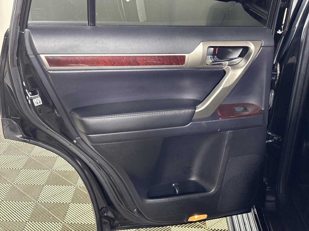 Used 2018 Lexus GX 460 Premium w/ Premium Package AWD/4WD image 19