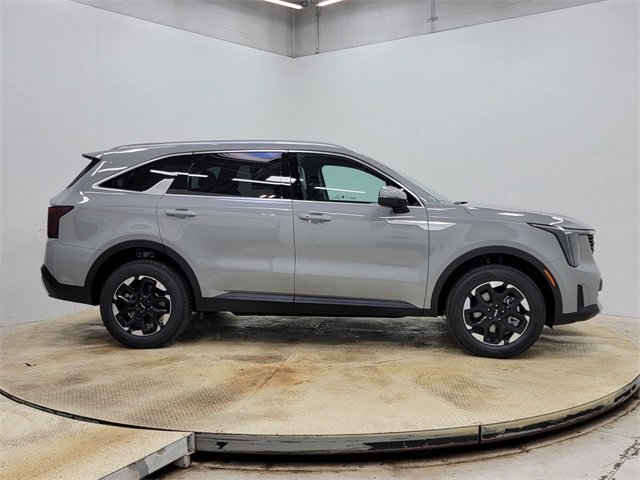 New 2026 Kia Sorento S image 4