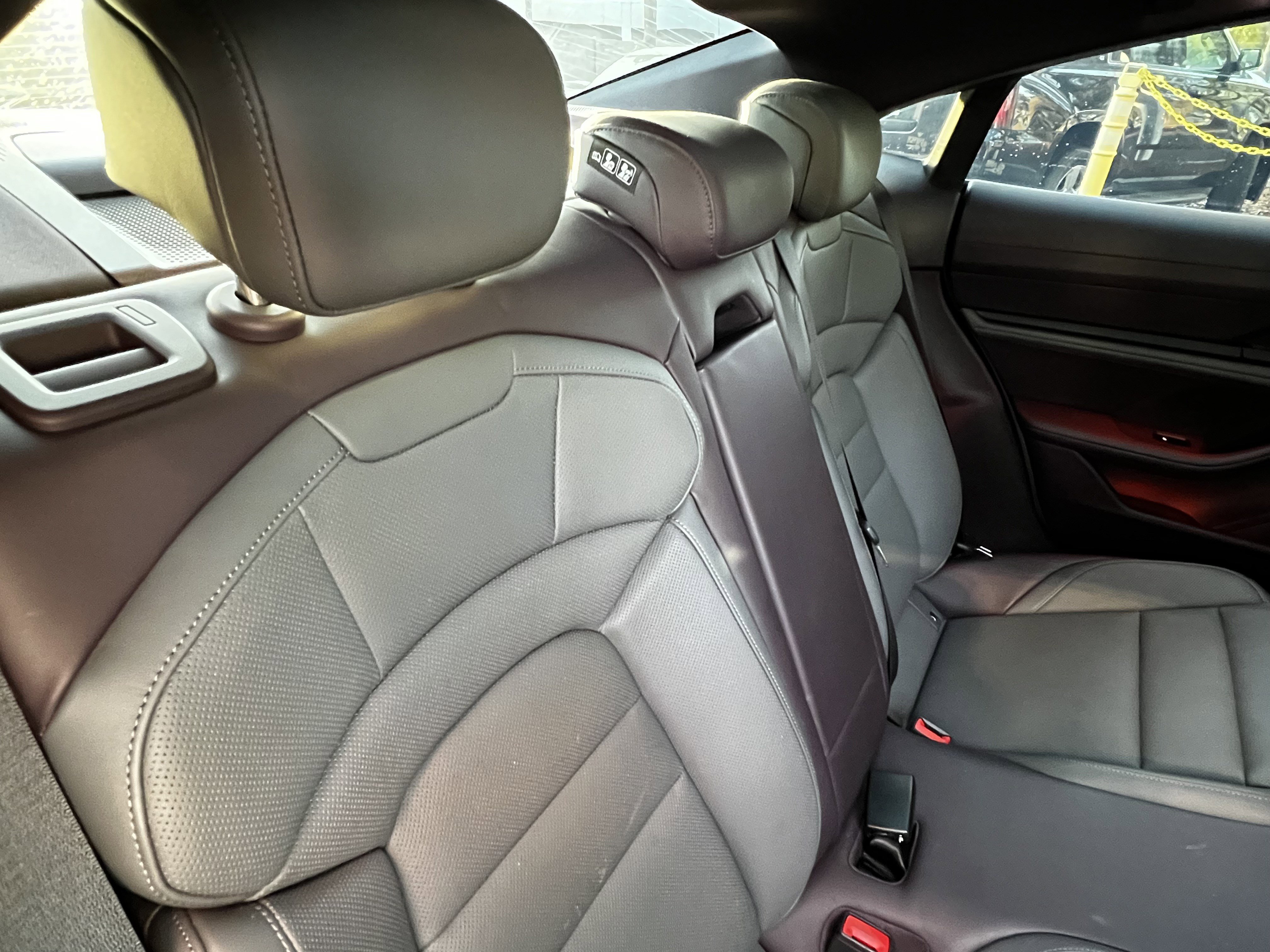 Used 2022 Porsche Taycan 4S image 43