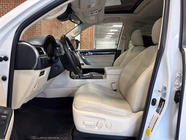 Used 2023 Lexus GX 460 Premium w/ Premium Package AWD/4WD image 13