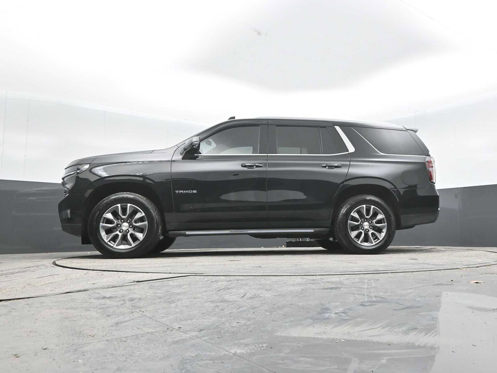 Used 2022 Chevrolet Tahoe LT w/ Luxury Package image 46