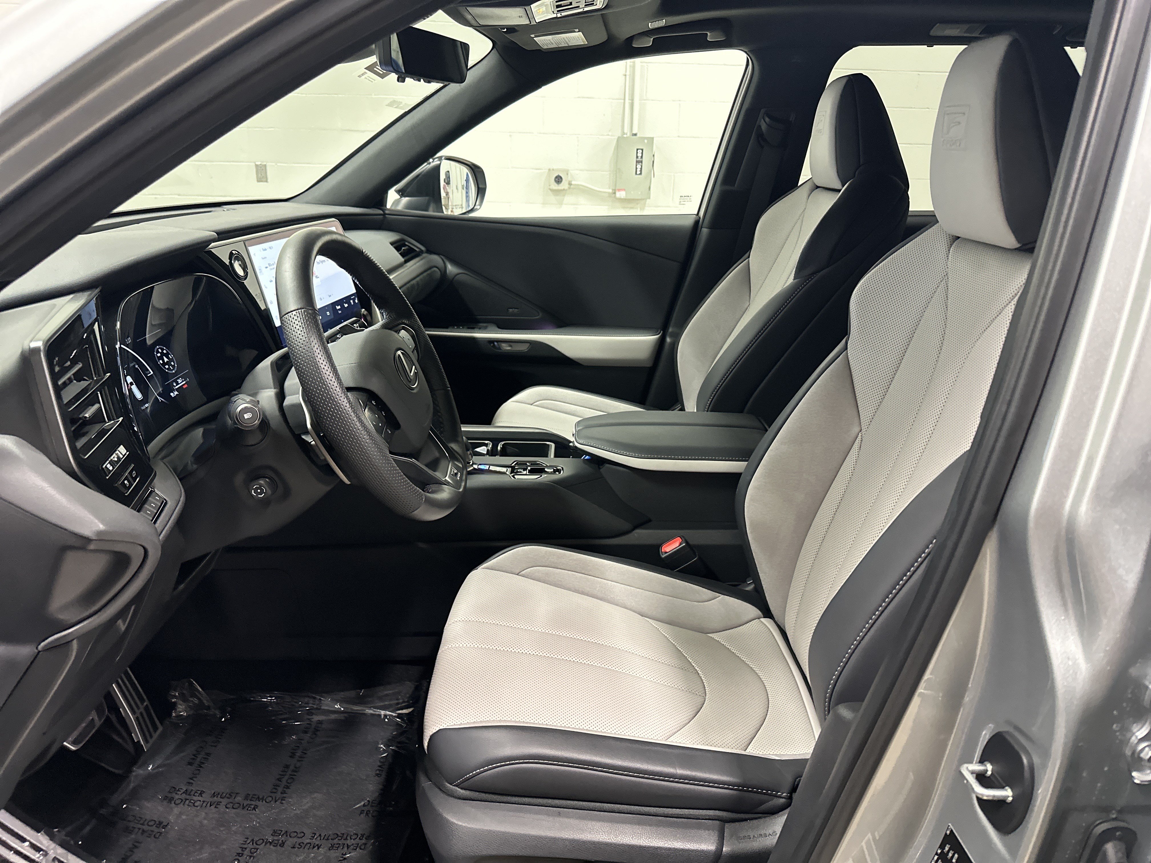 Certified 2025 Lexus TX 500h AWD image 16