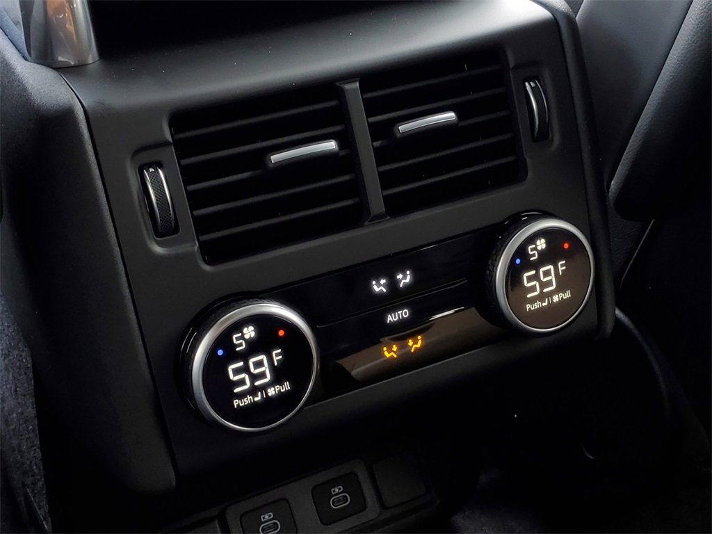 New 2025 Land Rover Discovery Dynamic SE image 34