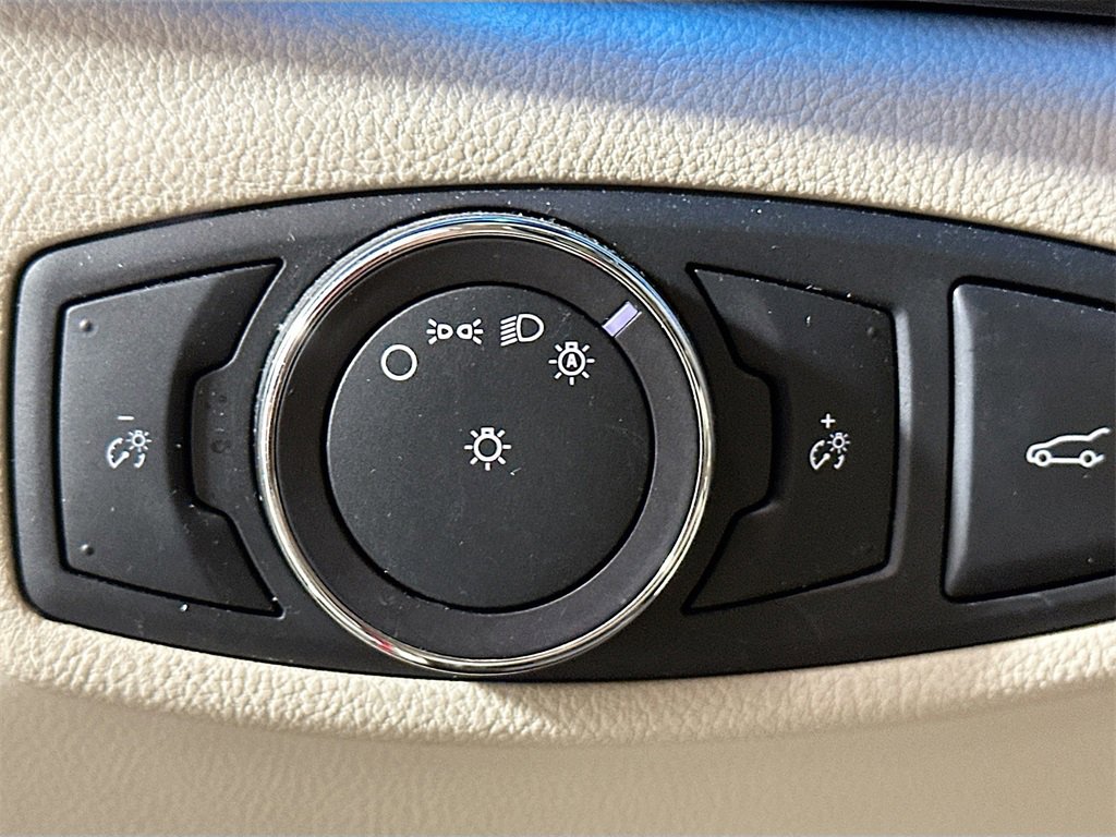 Used 2017 Lincoln MKC Reserve w/ Lincoln MKC Climate Package image 11