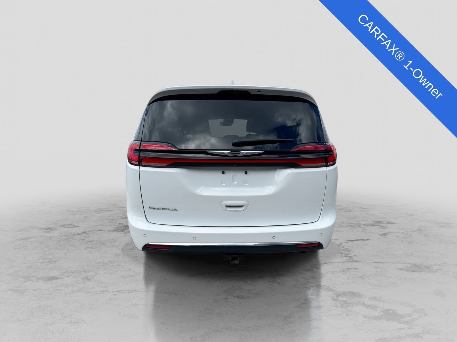 Used 2021 Chrysler Pacifica Touring w/ Cold Weather Group FWD image 7