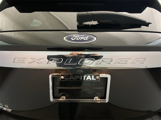 Used 2020 Ford Explorer Limited w/ Class III Trailer Tow Package image 12