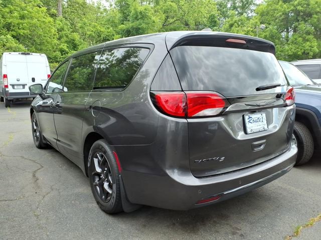 Used 2019 Chrysler Pacifica Touring Plus w/ S Appearance Package FWD image 3