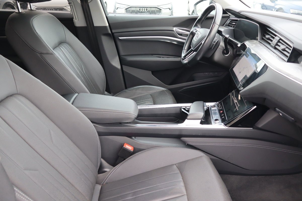 Used 2022 Audi e-tron Premium Plus w/ Premium Plus Package image 15