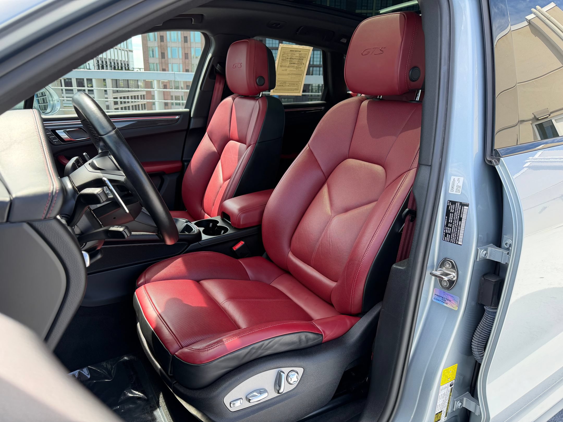 Certified 2022 Porsche Macan GTS w/ Premium Package Plus AWD/4WD image 5