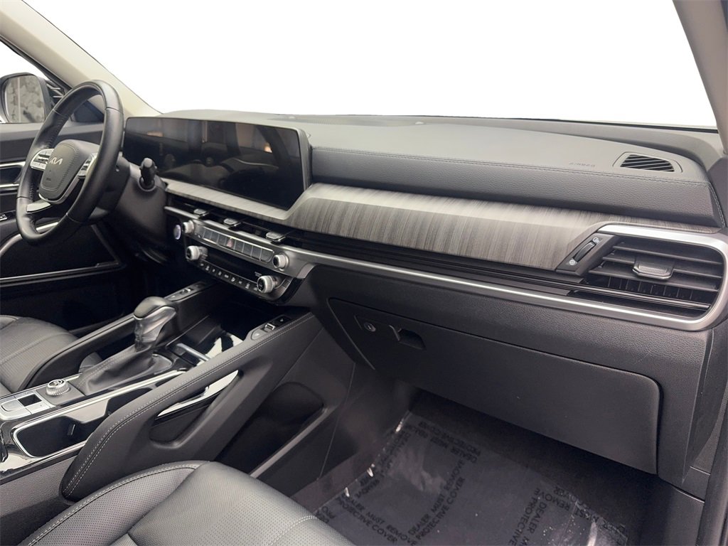 Used 2025 Kia Telluride EX w/ EX Captain's Chair Package image 55