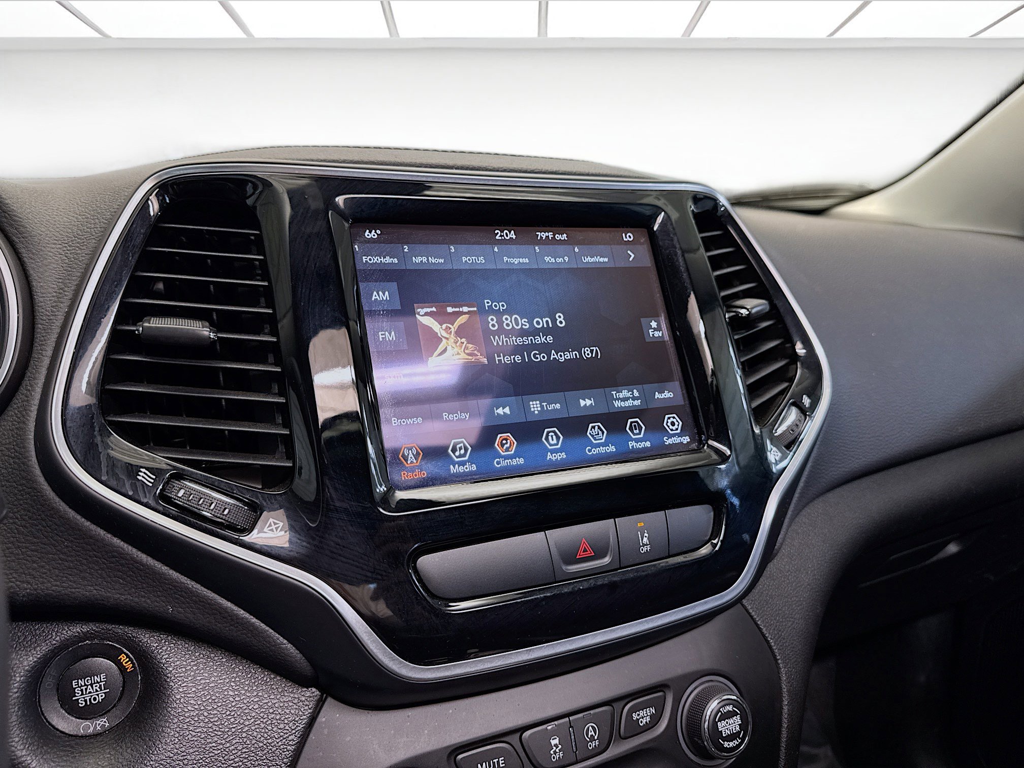 Used 2022 Jeep Cherokee Limited image 10