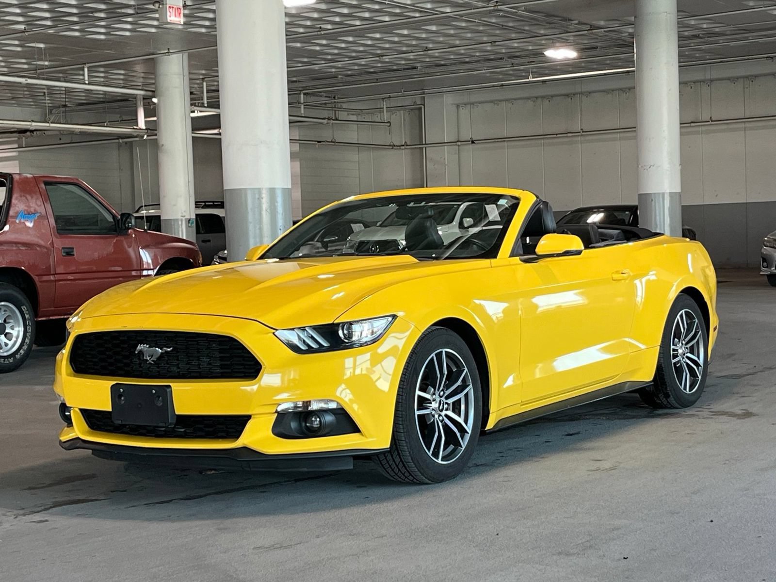 Used 2017 Ford Mustang Premium RWD image 4