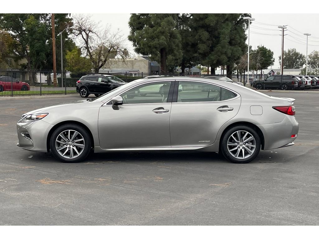 Used 2017 Lexus ES 300h image 3