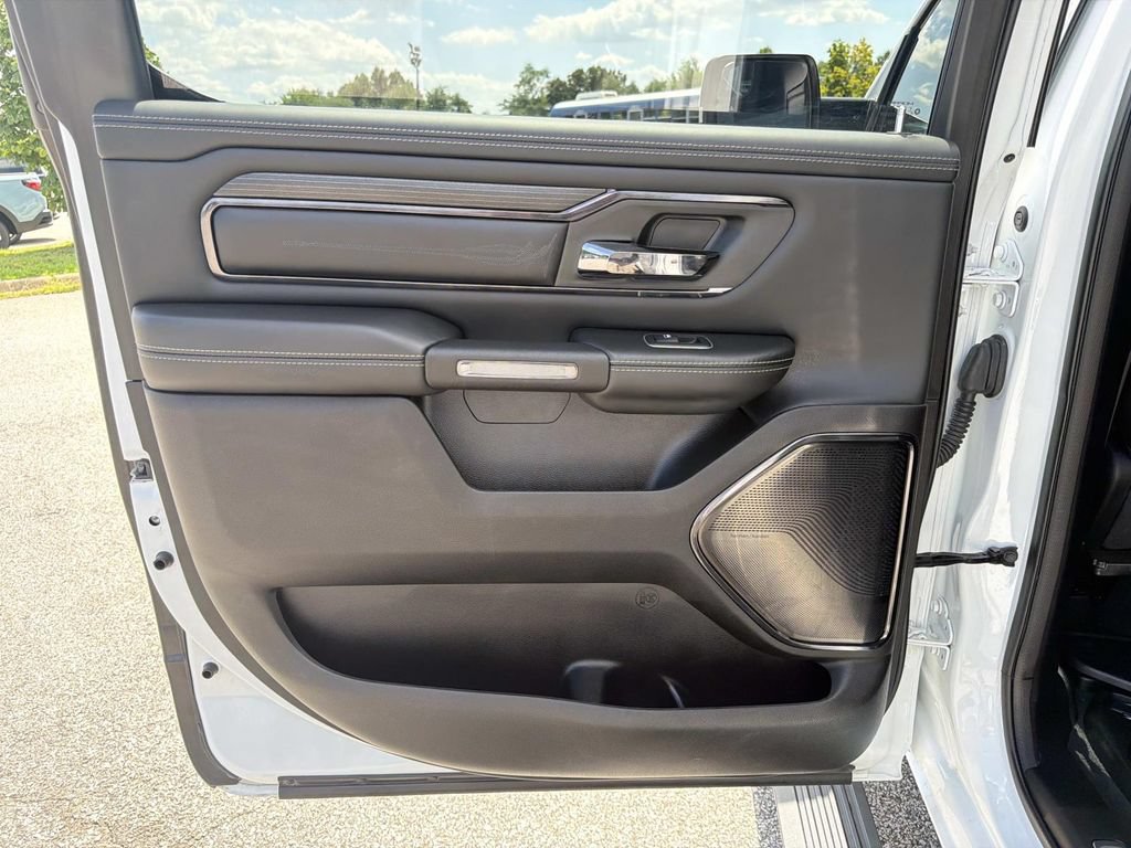 Used 2023 RAM 1500 Limited AWD/4WD image 23