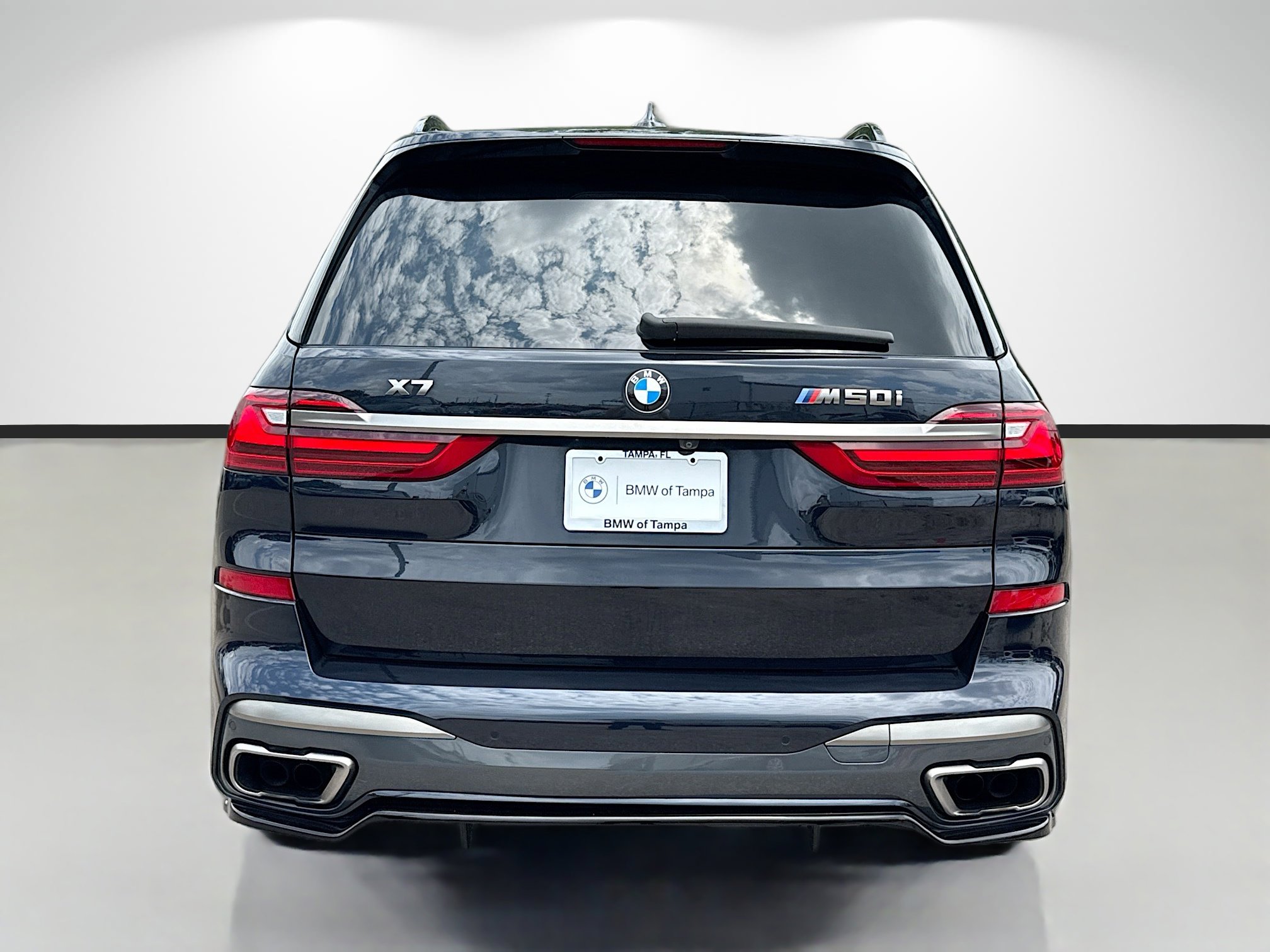 Used 2022 BMW X7 M50i w/ Executive Package AWD/4WD image 4