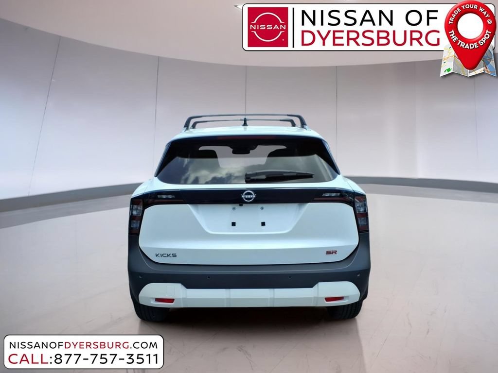 New 2026 Nissan Kicks SR w/ Cold Weather Package FWD image 4