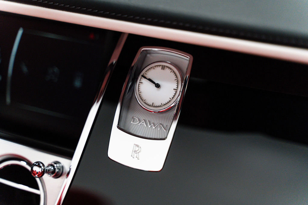 Used 2019 Rolls-Royce Dawn RWD image 5