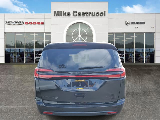 New 2026 Chrysler Pacifica Limited w/ S Appearance Package image 4