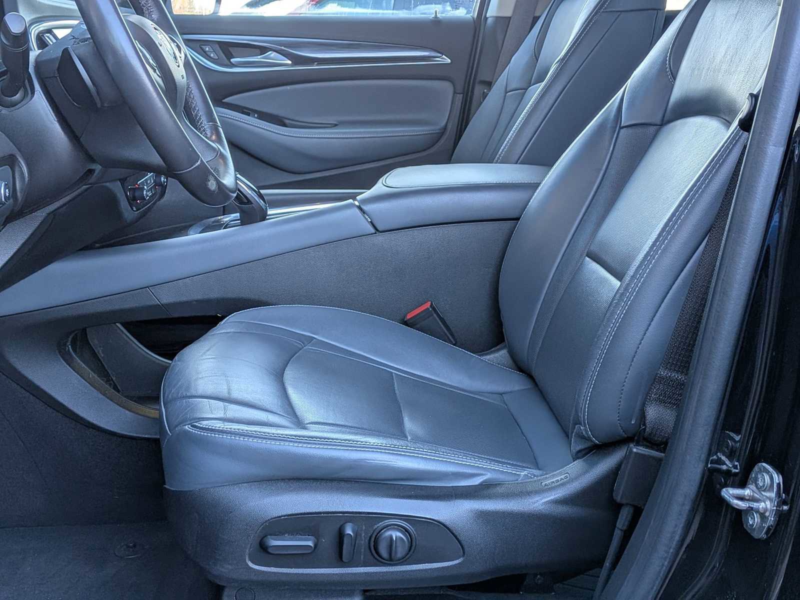 Used 2020 Buick Enclave Essence w/ Sound and Sites Package image 15