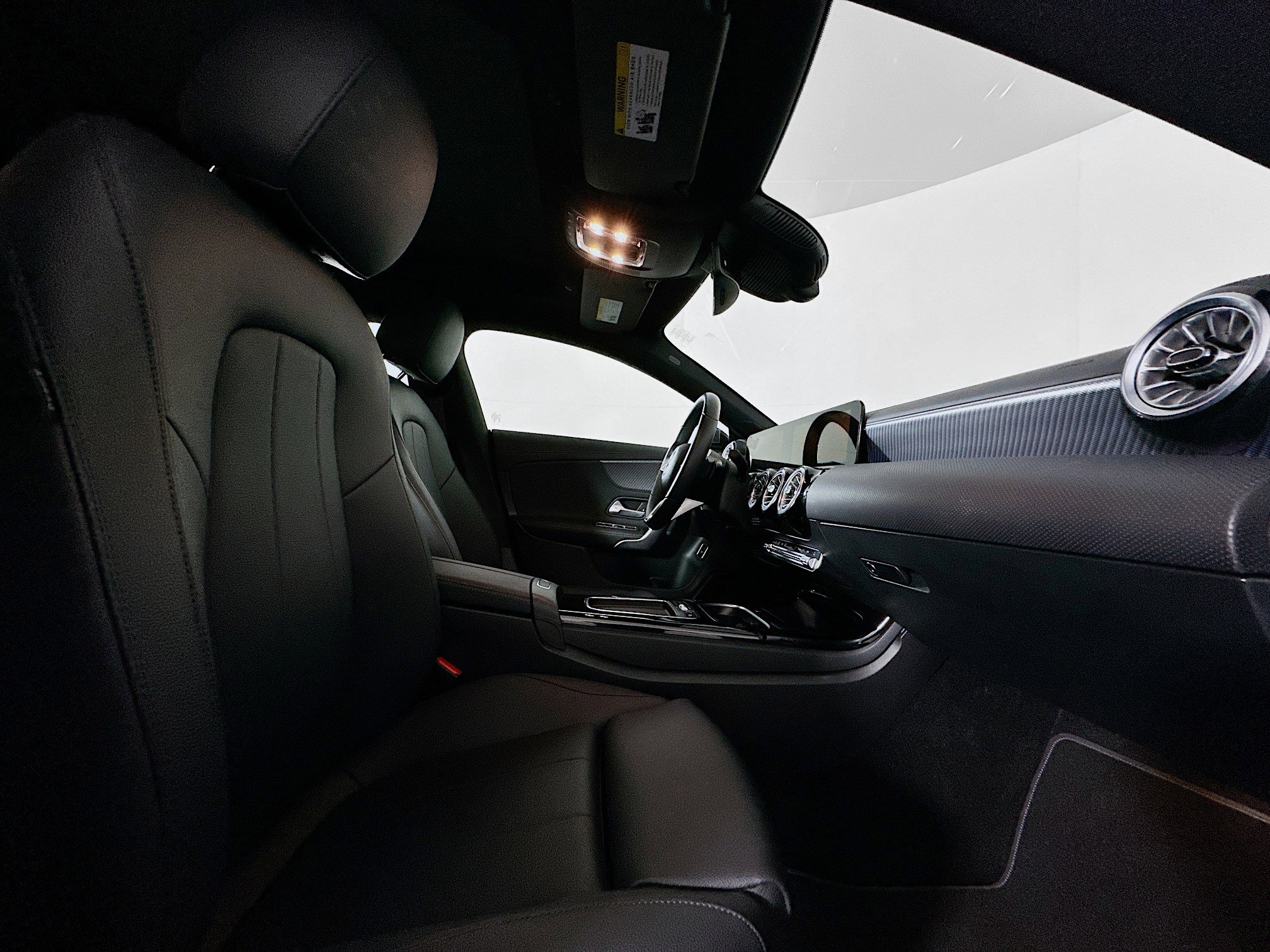 Used 2025 Mercedes-Benz CLA 250 image 32