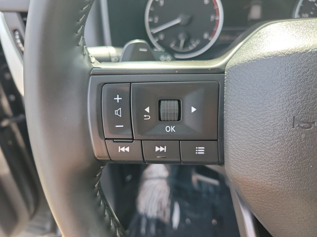 Certified 2026 Nissan Rogue SV FWD image 19
