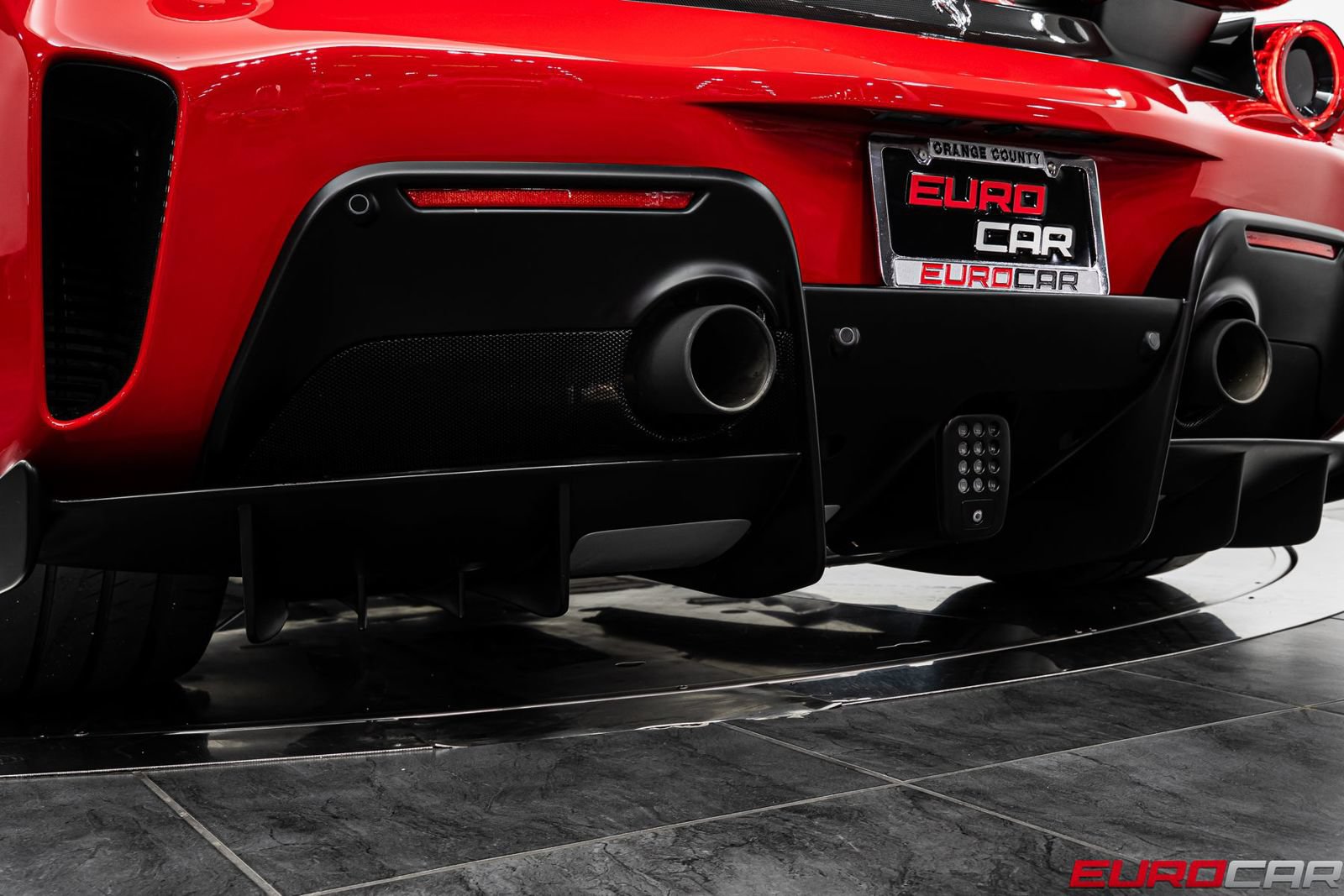 Used 2019 Ferrari 488 Pista Coupe RWD image 27