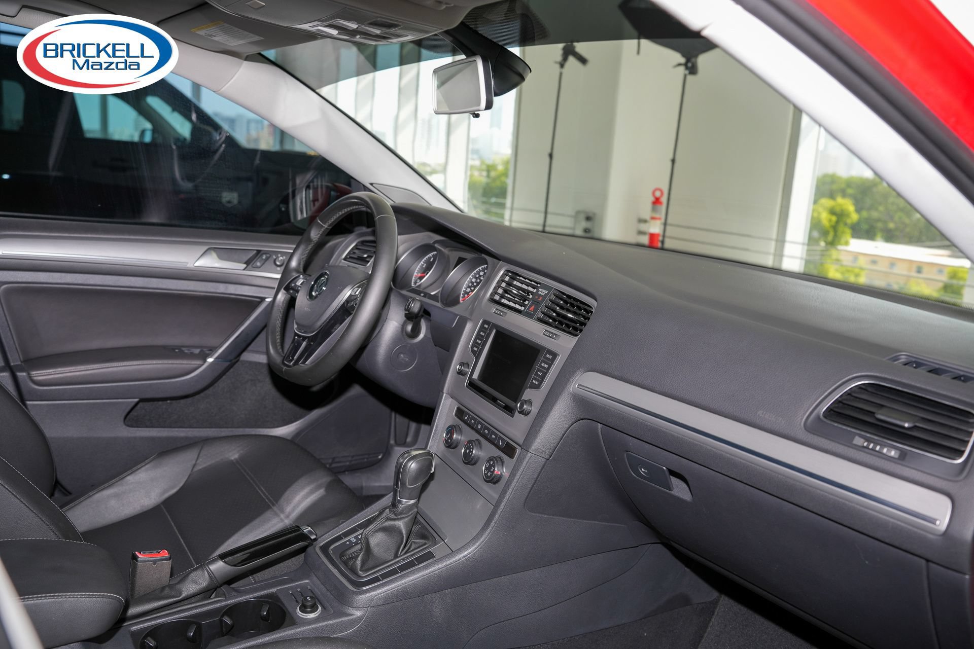 Used 2016 Volkswagen Golf SE FWD image 17