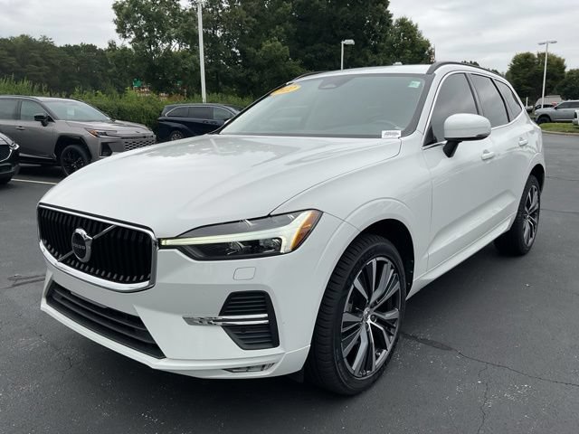 Used 2022 Volvo XC60 B5 Momentum w/ Climate Package FWD image 2