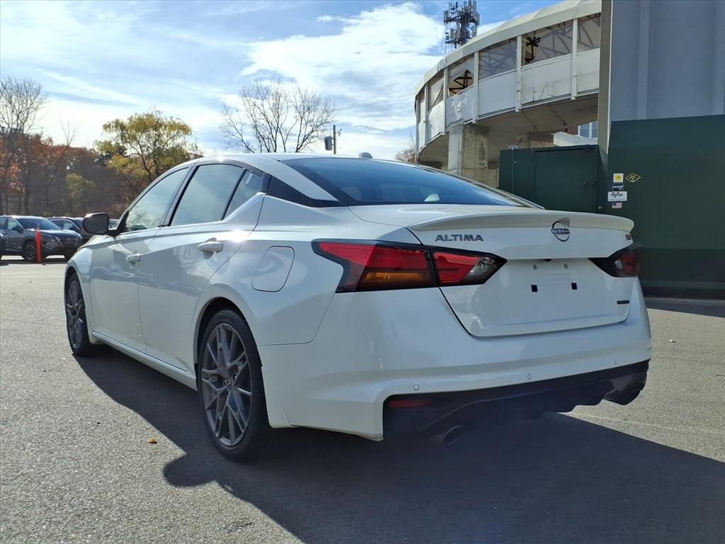 Used 2024 Nissan Altima 2.0 SR image 6