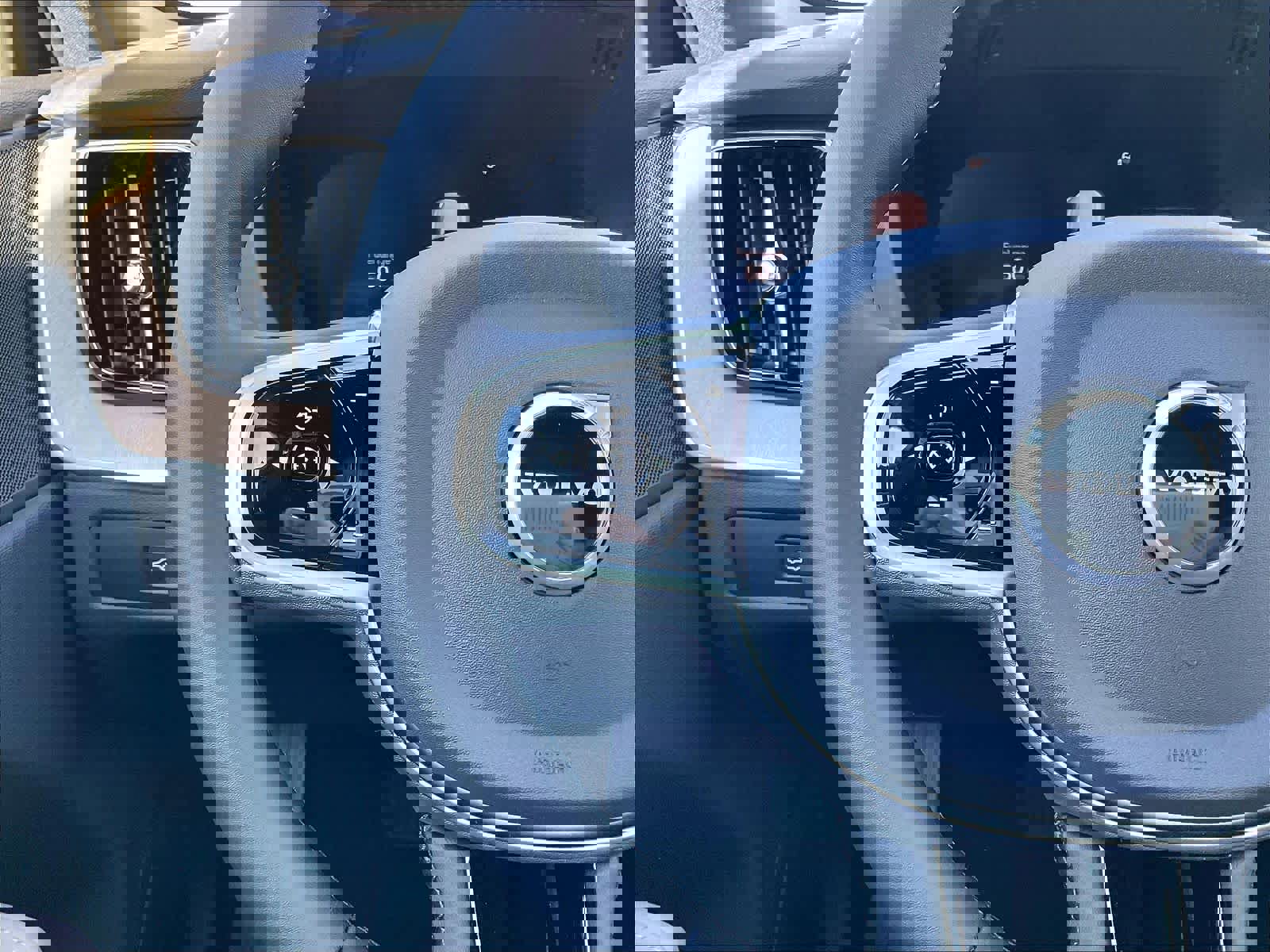 New 2026 Volvo XC60 B5 Plus w/ Protection Package Premier image 17