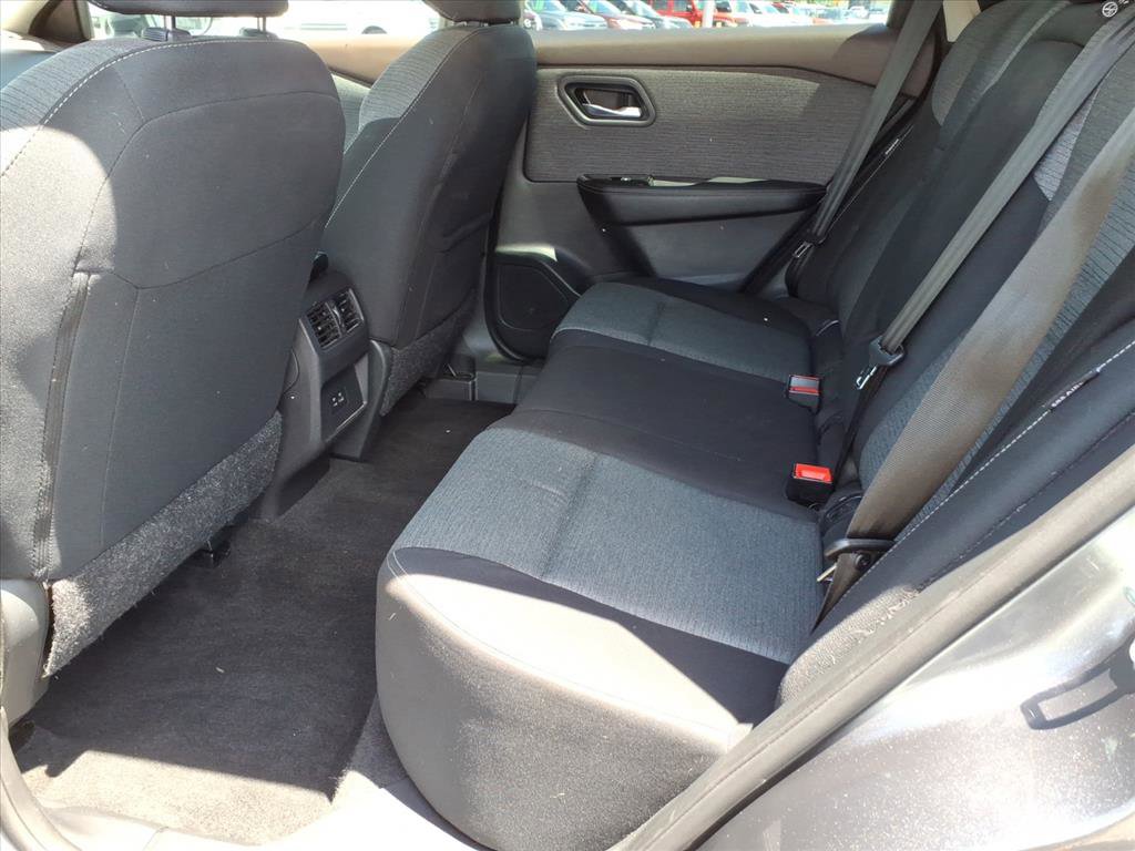 Used 2023 Nissan Rogue SV AWD/4WD image 5