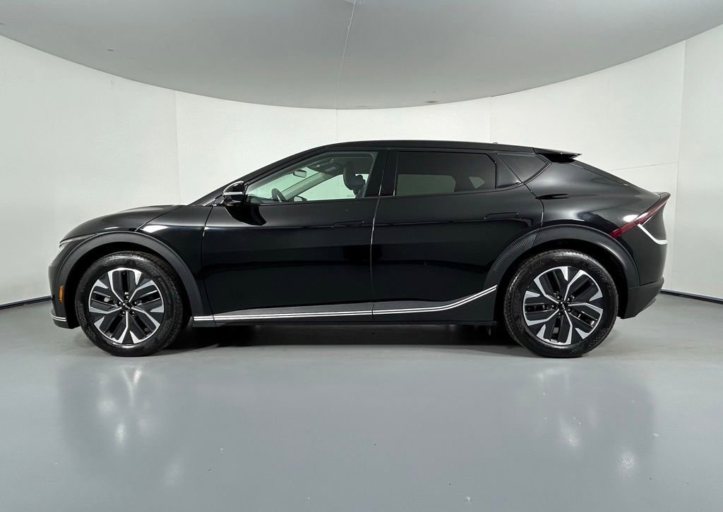Used 2024 Kia EV6 Light RWD image 4