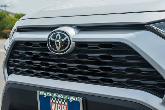 Used 2019 Toyota RAV4 LE w/ All Weather Liner Package AWD/4WD image 11