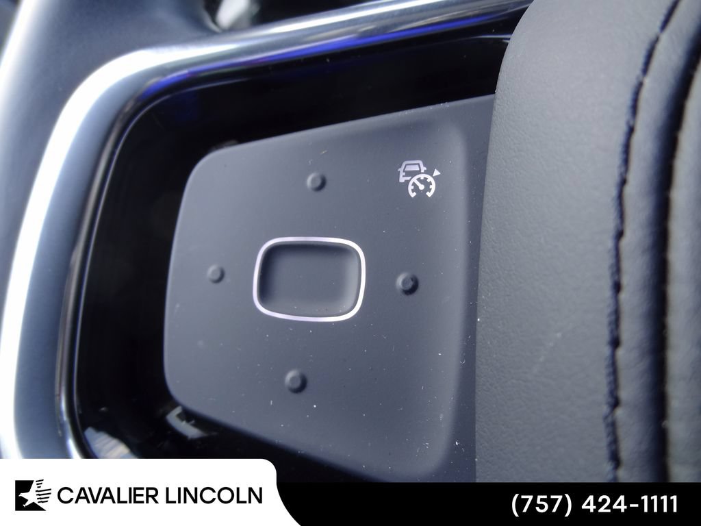 Used 2026 Lincoln Nautilus Premier AWD/4WD image 17