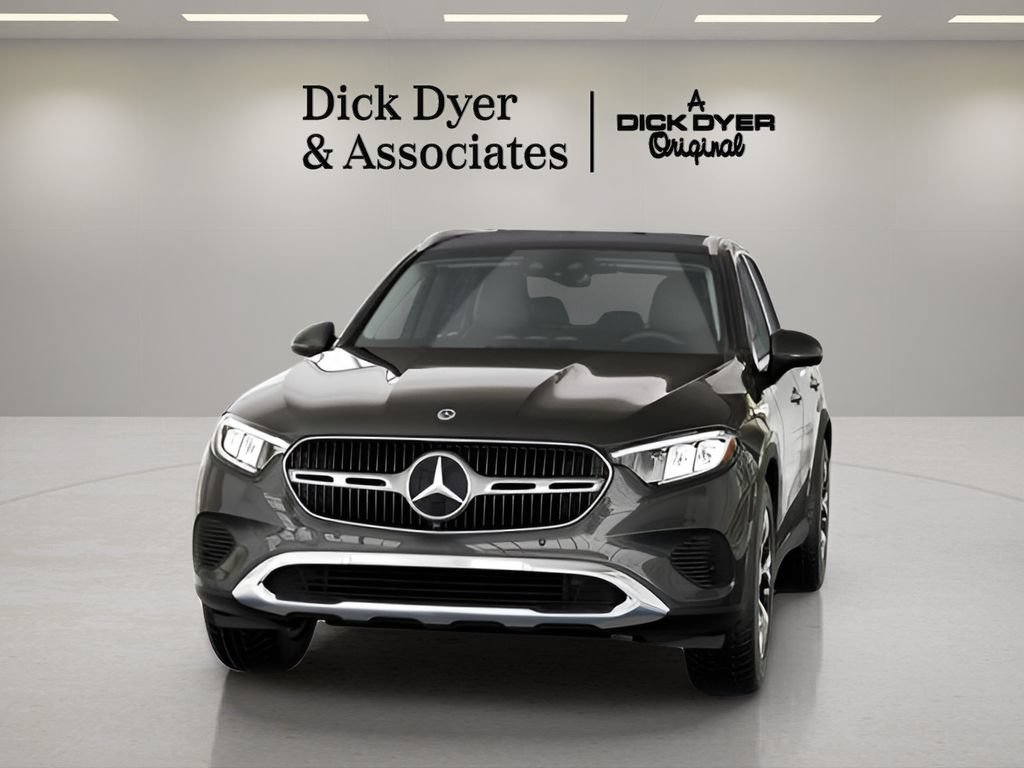 Used 2025 Mercedes-Benz GLC 350e 4MATIC image 36