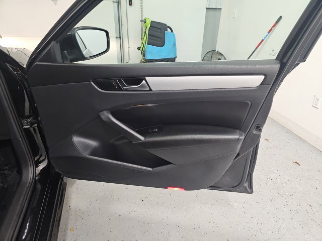 Used 2013 Volkswagen Passat 2.5 SE FWD image 31
