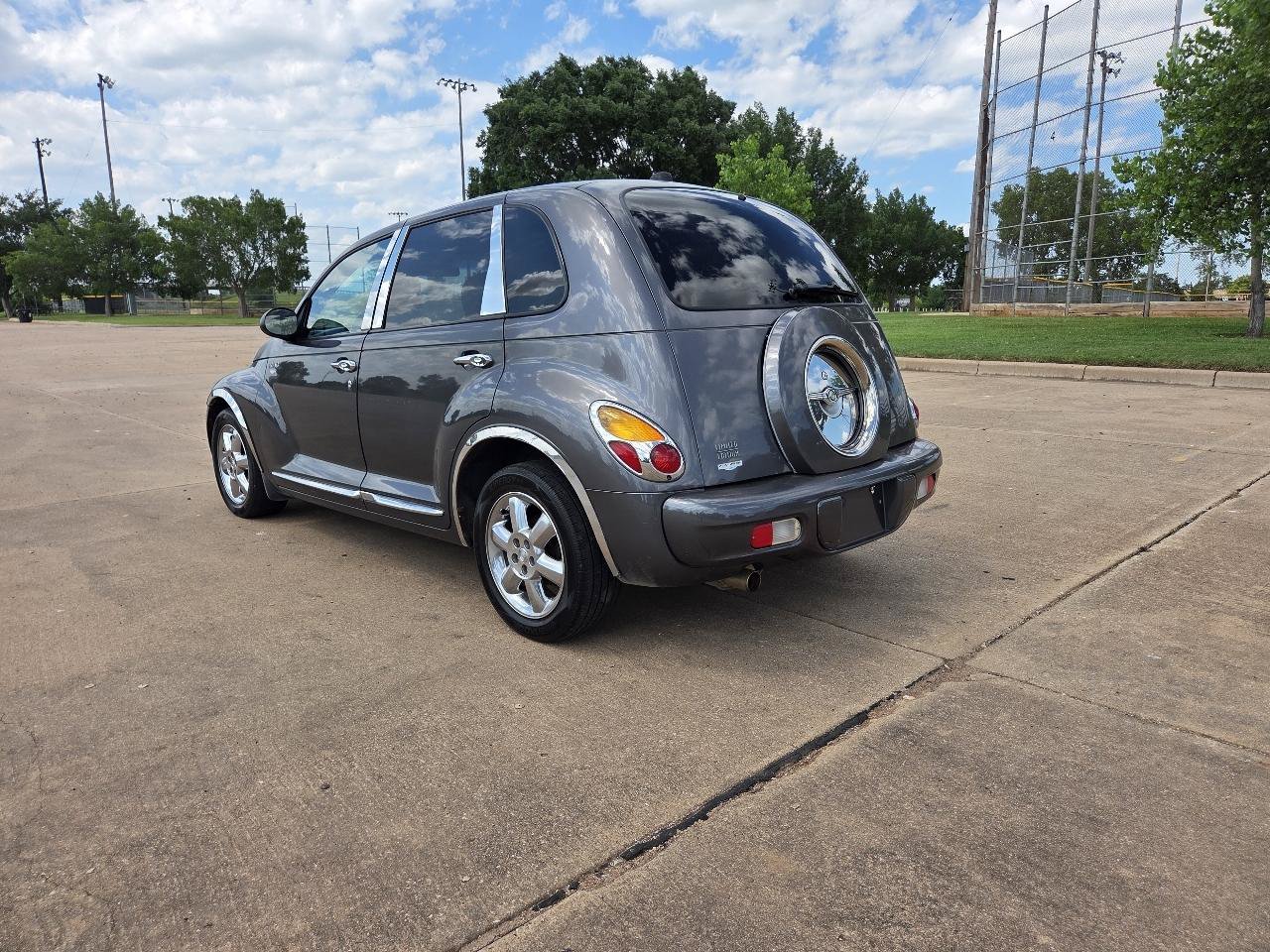 Used 2004 Chrysler PT Cruiser Limited FWD image 6
