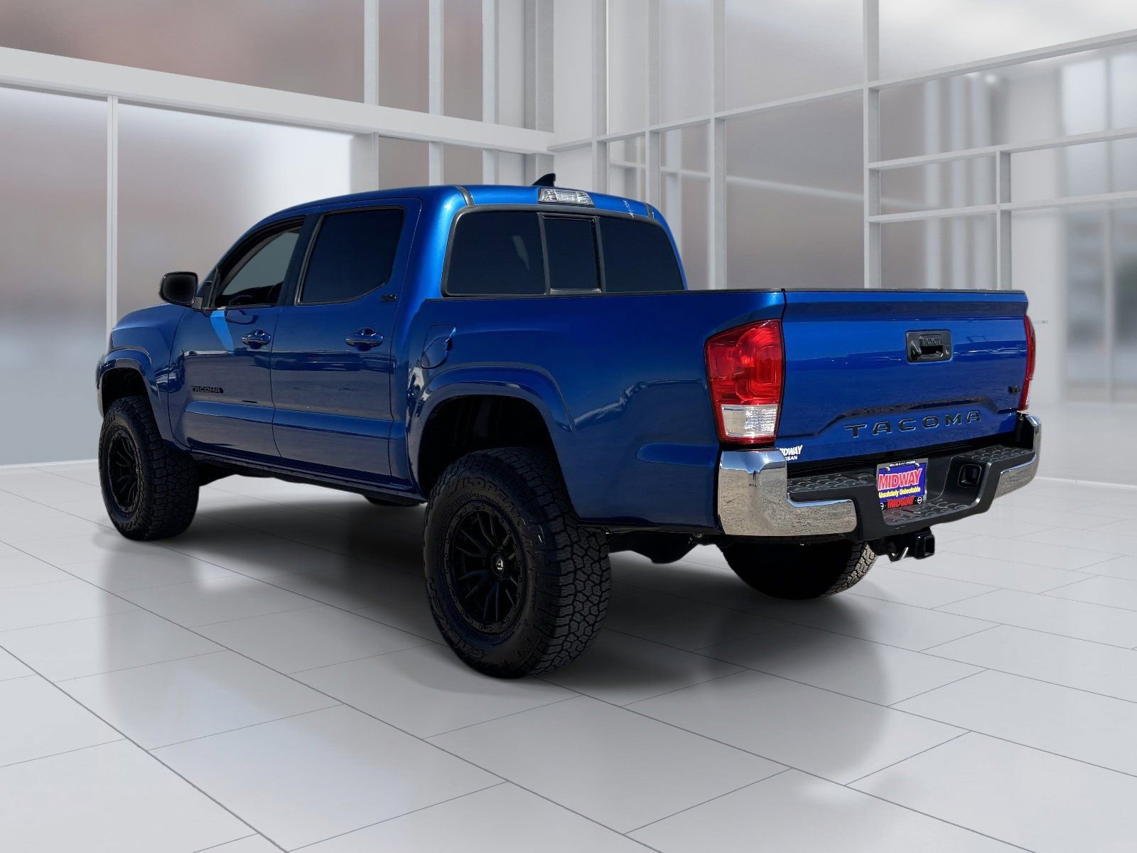 Used 2016 Toyota Tacoma SR5 w/ Towing Package RWD image 4