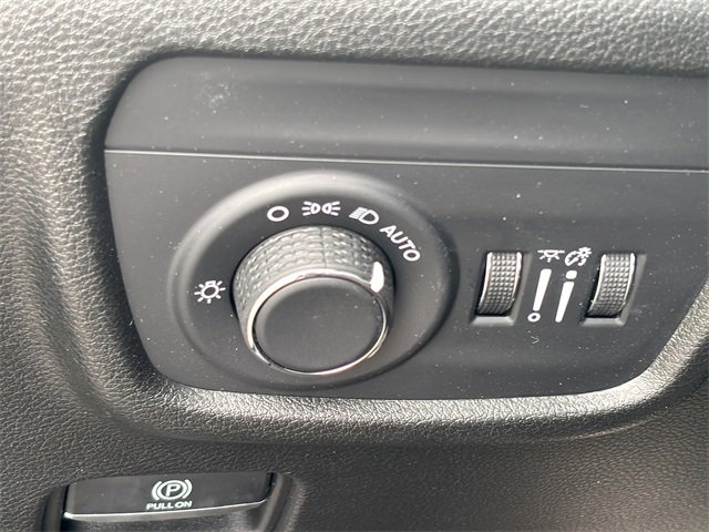 Certified 2025 Jeep Grand Cherokee Laredo X w/ Luxury Tech Group I image 33