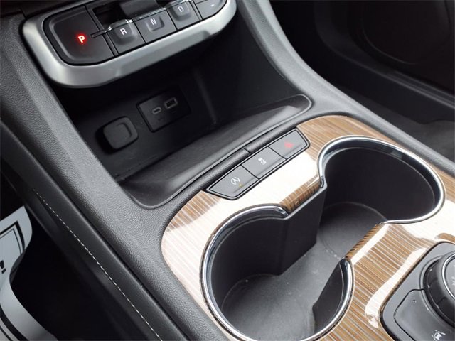 Used 2023 GMC Acadia SLE w/ Driver Convenience Package image 9