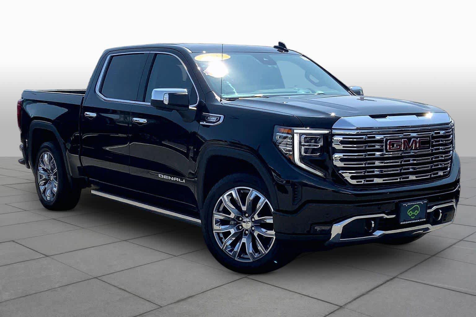 Used 2024 GMC Sierra 1500 Denali w/ Denali Reserve Package AWD/4WD image 3