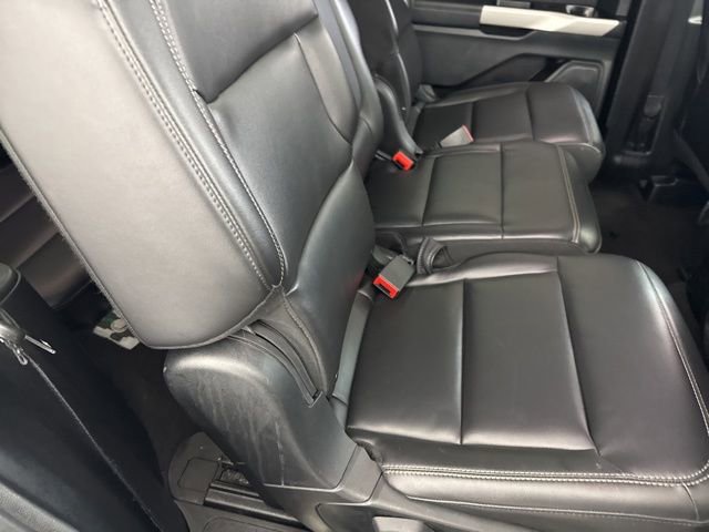 Used 2024 Ford Explorer XLT w/ Equipment Group 202A image 30