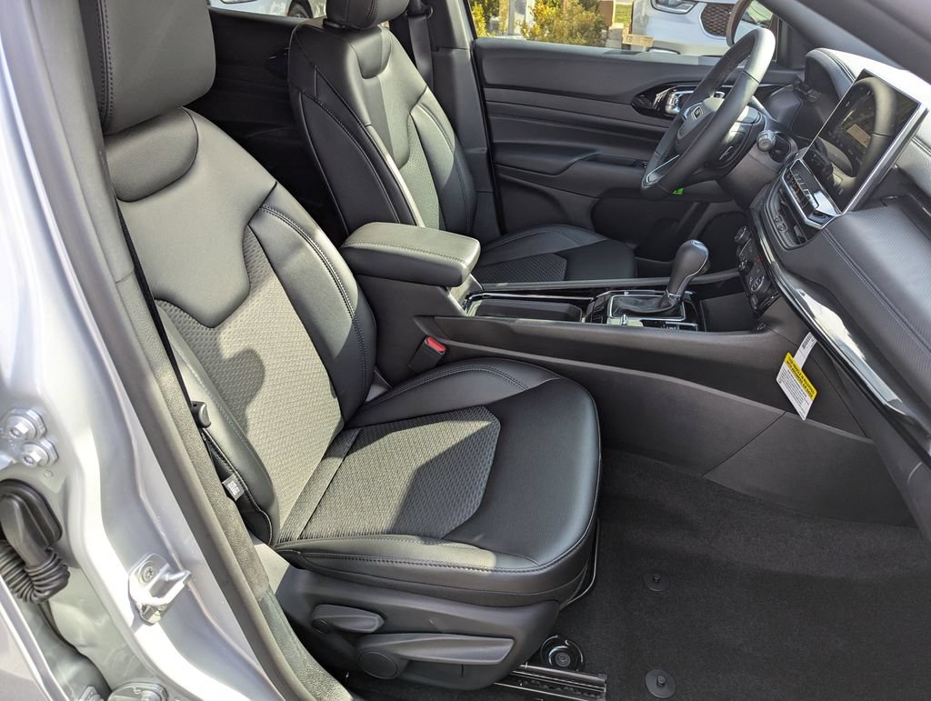 New 2026 Jeep Compass Latitude AWD/4WD image 35