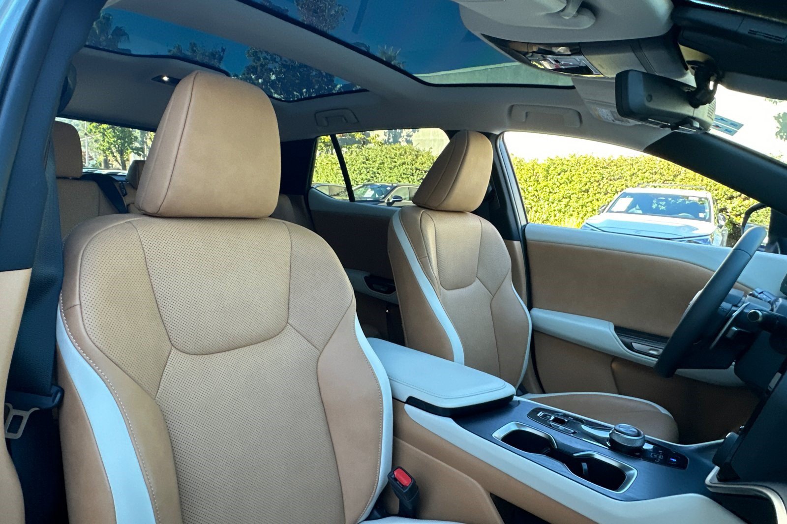 Certified 2026 Lexus RZ 450e AWD w/ Technology Package image 33