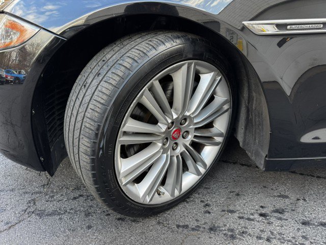 Used 2017 Jaguar XJ L Supercharged image 31