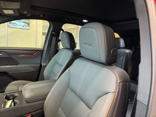 New 2026 GMC Acadia AT4 w/ Luxury Package AWD/4WD image 19