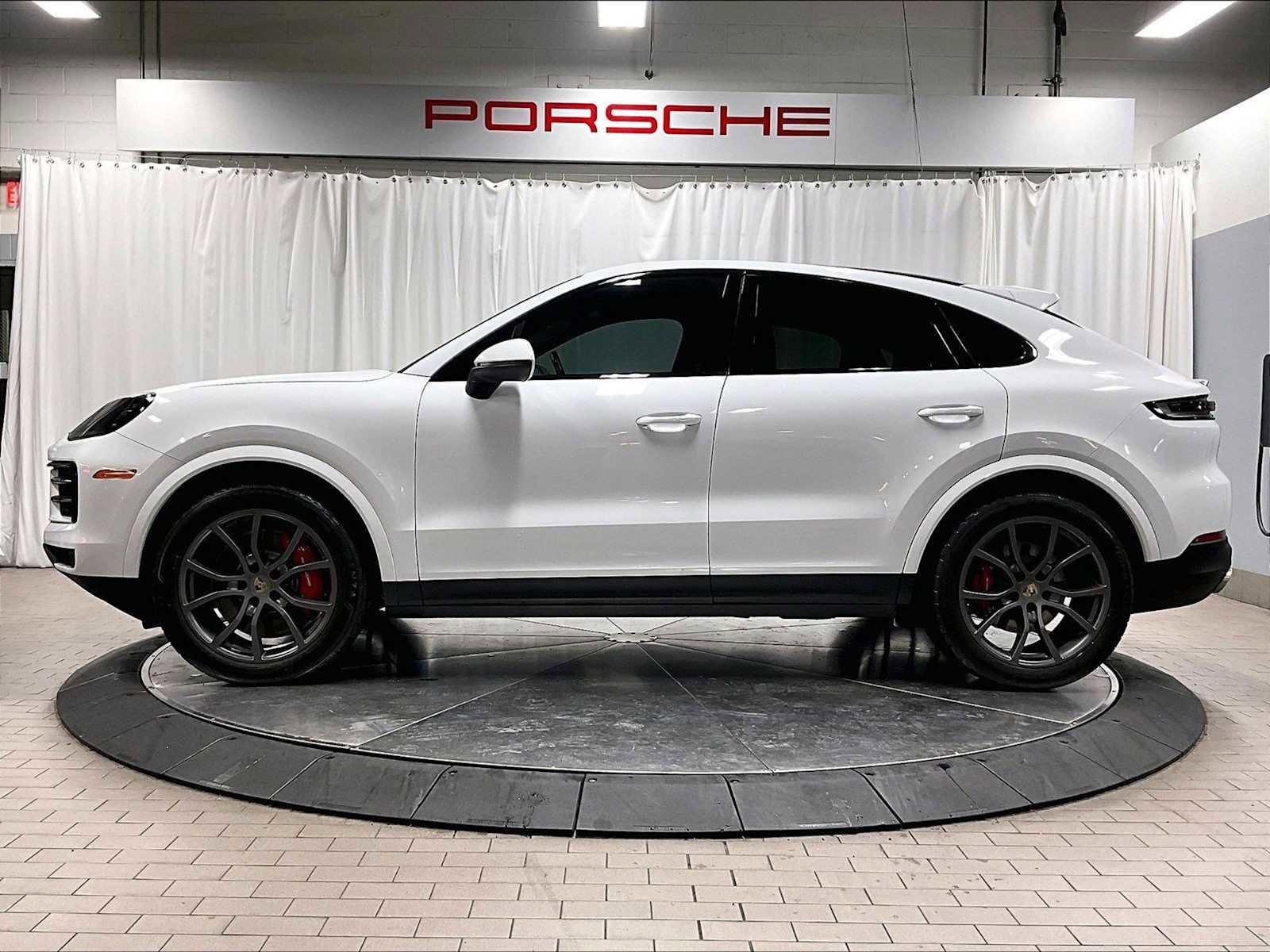 Used 2024 Porsche Cayenne S image 2