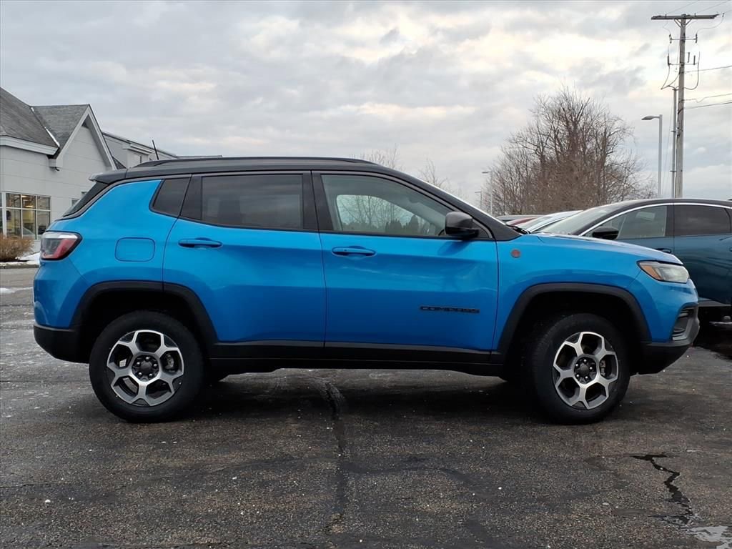Used 2022 Jeep Compass Trailhawk image 2