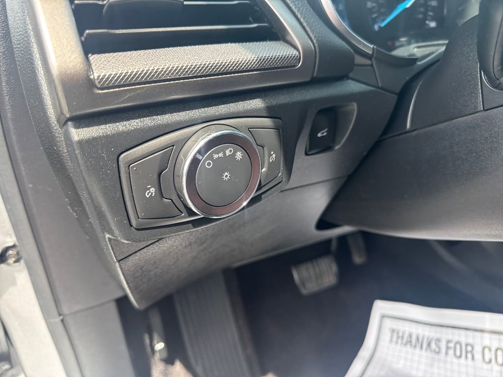Used 2020 Ford Fusion SE FWD image 19
