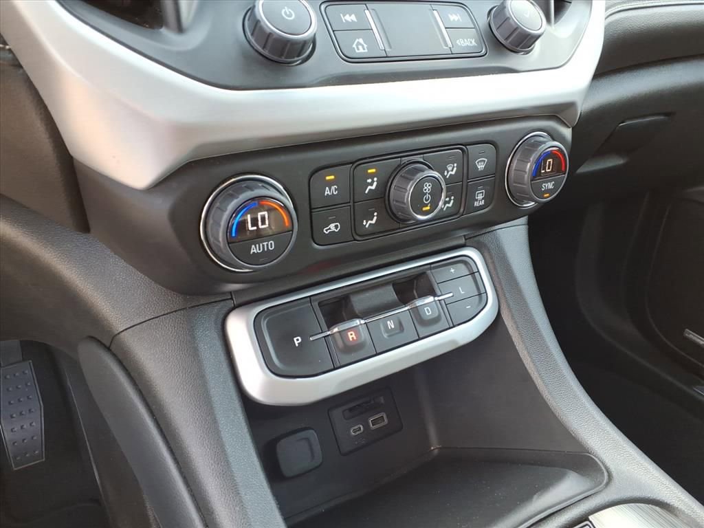 Used 2023 GMC Acadia SLT image 24